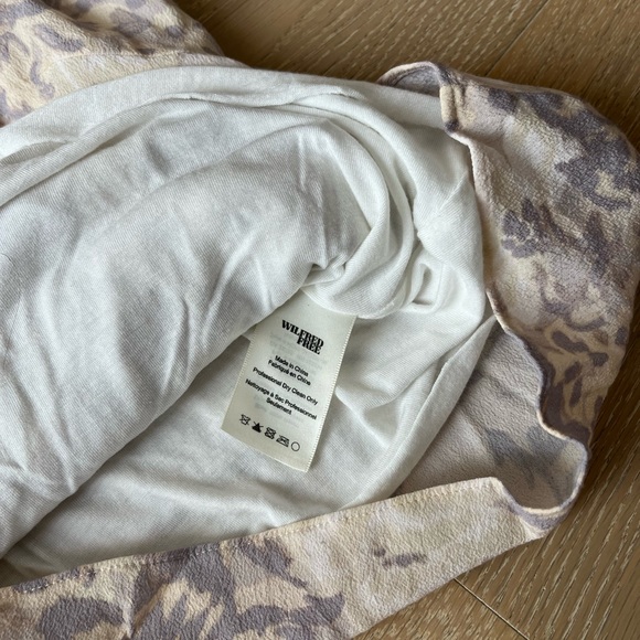 Artizia Wilfred Free Tank in Neutral Floral Pattern - Picture 4 of 4